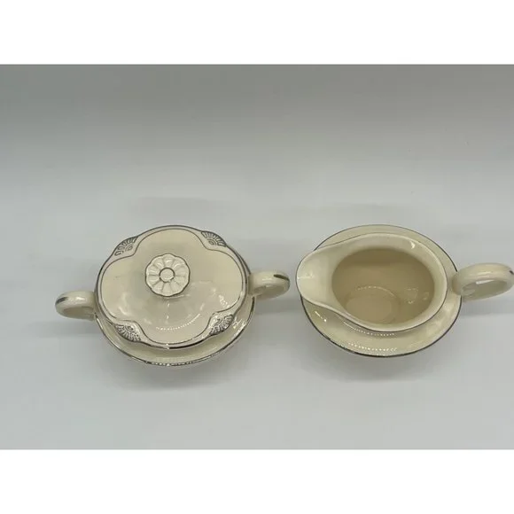 1950's Vintage Howard Laughlin Elegant Cream and Sugar Set, Cream with Silver Tr - Picture 3 of 4